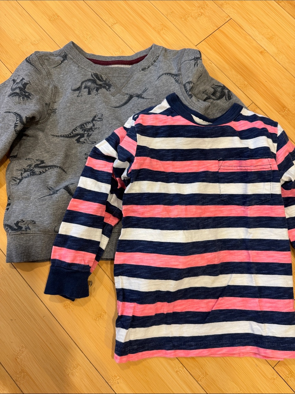 LIKE NEW! BUNDLE! 2! Carter’s Kids Toddler Assorted Cotton Shirts Sz 4T